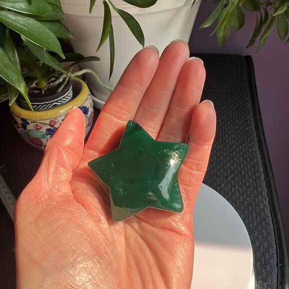 Green Agate‎ Star Carving - Picture 2 of 7